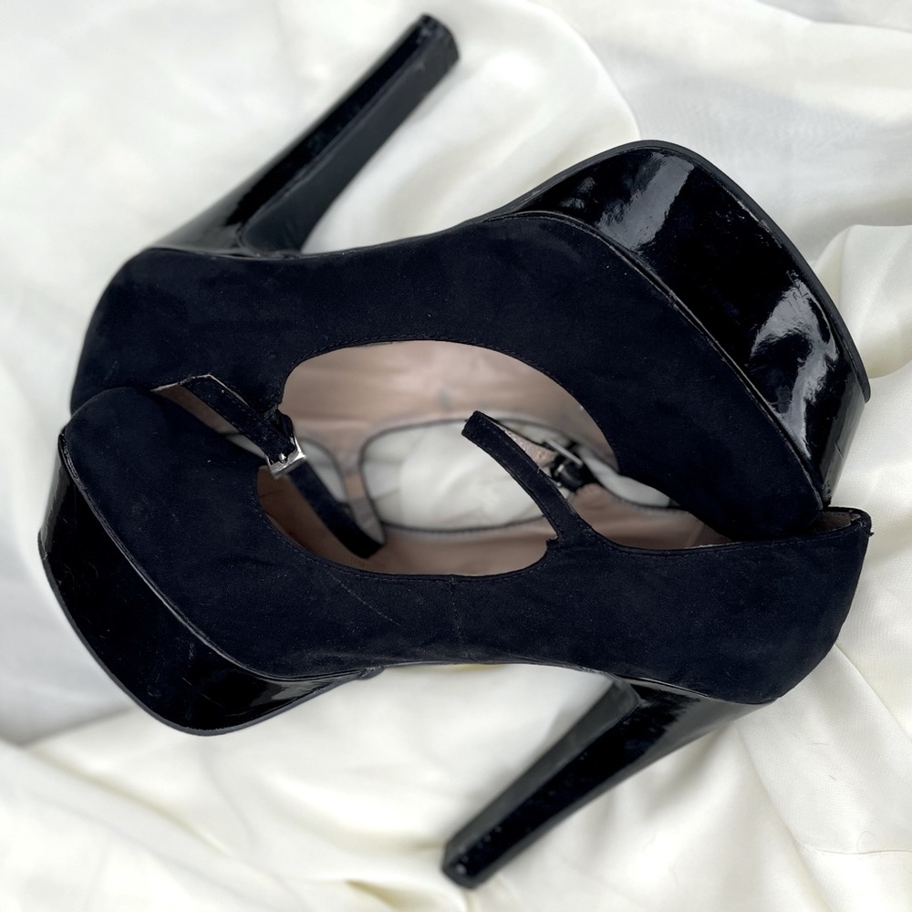 G By Guess Black Suede Mary Jane Pumps | Size 10M